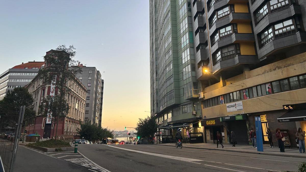 Vista del amanecer este miércoles desde Cuesta de A Palloza, en A Coruña.