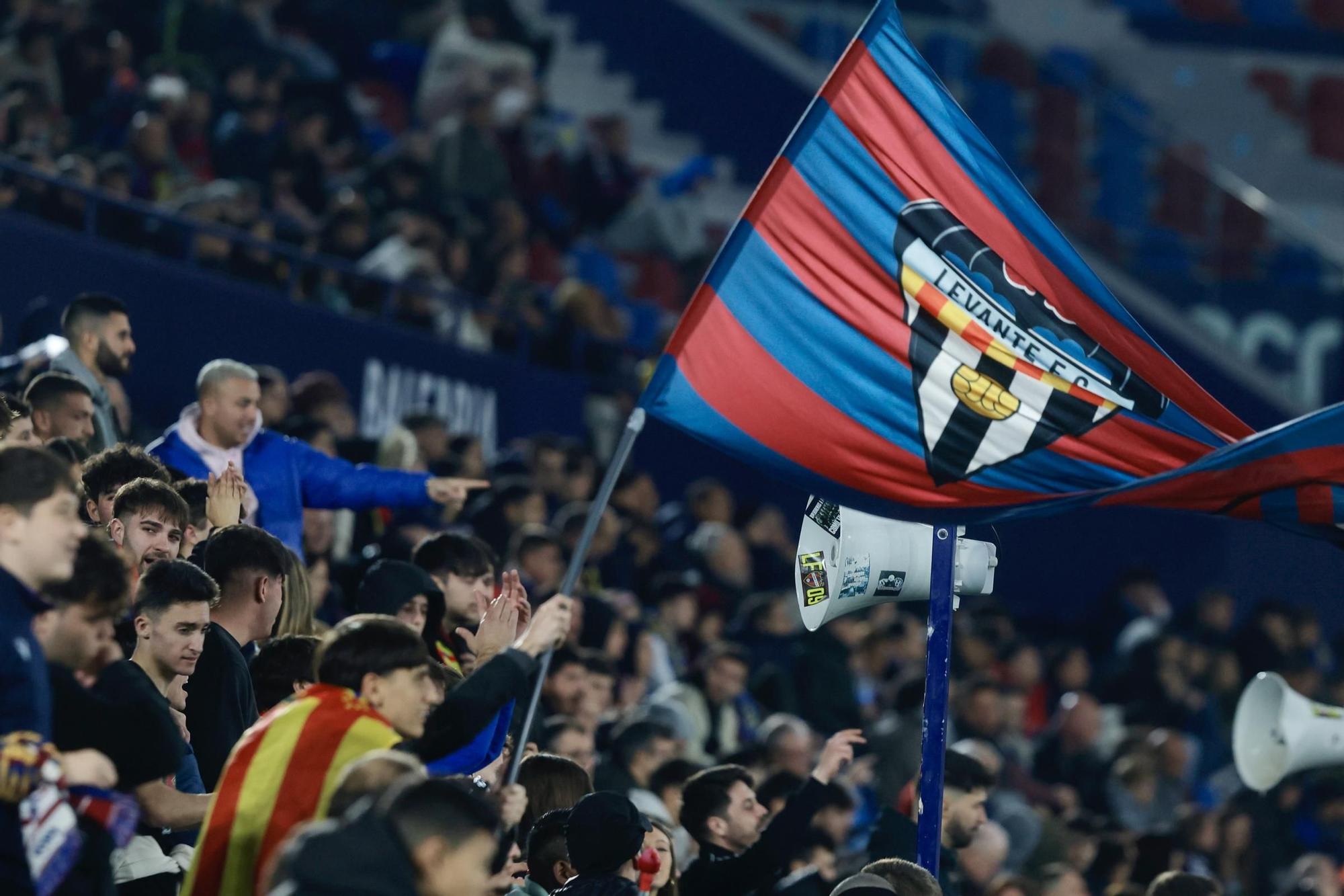 Partido de Copa del REy entre el Levante UD y el SD Amorebieta en imágenes