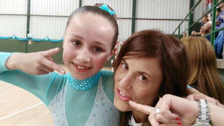 Claudia Piñeiro con su entrenadora Ana Martínez.