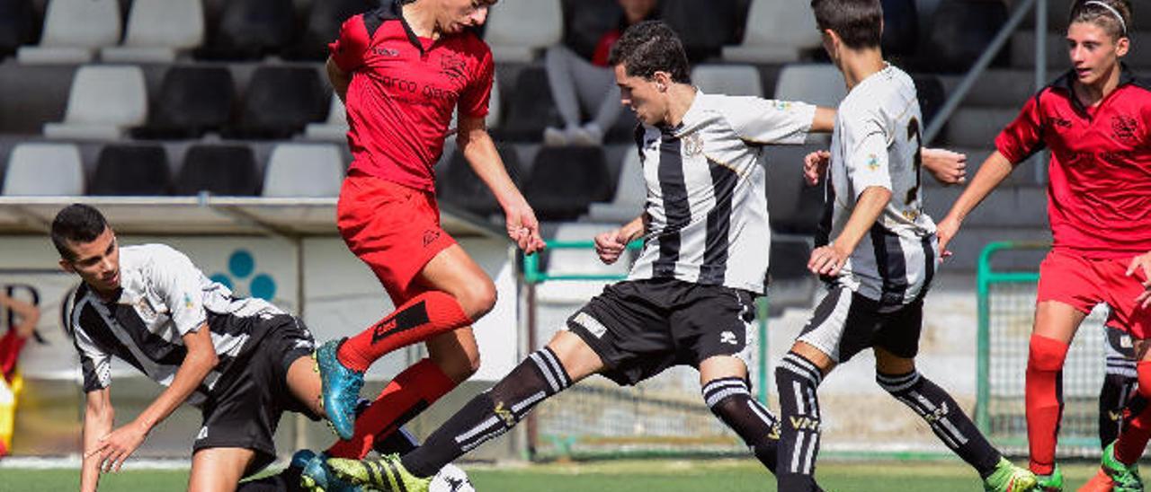 Un gol en propia puerta decide el partido