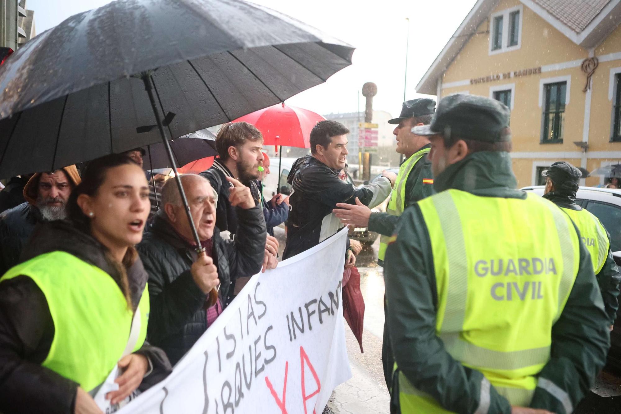 Protesta en O Temple pidiendo más pistas y parques