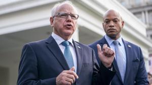 El gobernador de Minesota Tim Walz emerge en la pugna para ser el vicepresidente de Harris