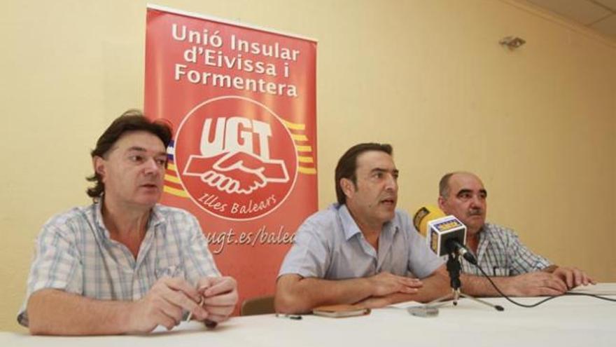 José Pedrido, José García y Fernando Fernández, en la sede de UGT.