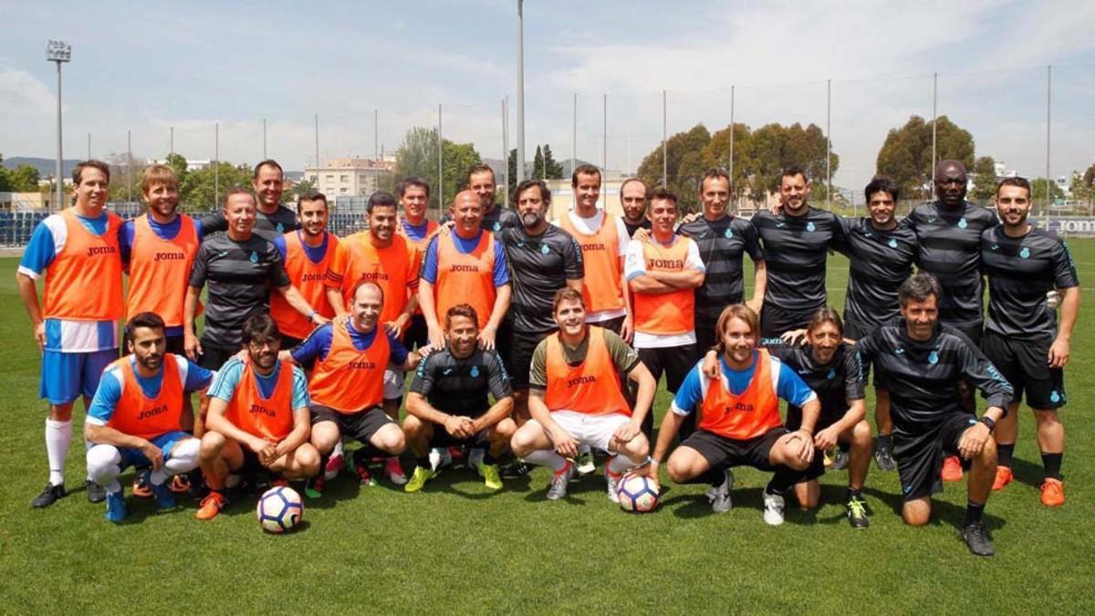 Buen rollo en el partido entre técnicos del Espanyol y periodistas