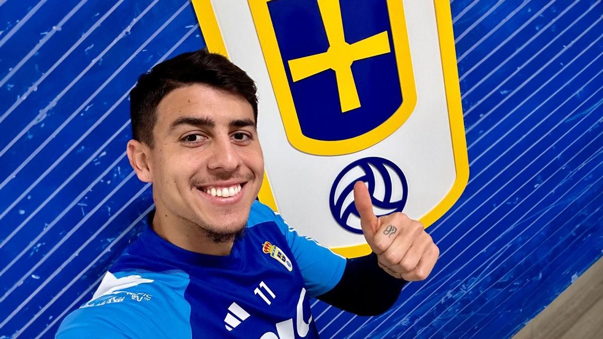 Colombatto, ayer, antes del entrenamiento. | Real Oviedo