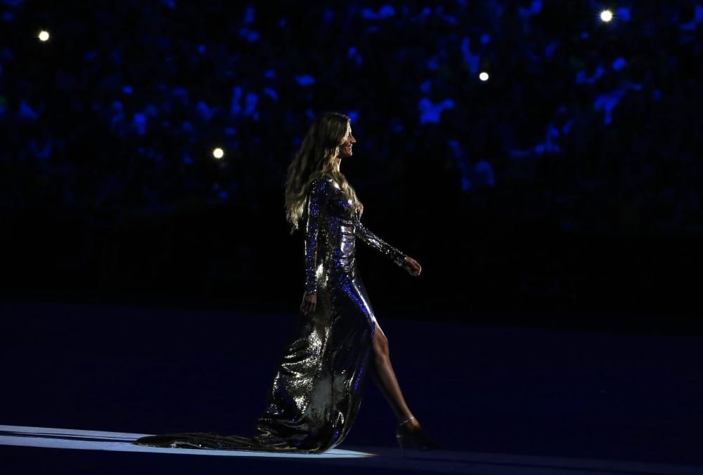 La modelo brasileña Gisele Bündchen hizo posible que la "Garota de Ipanema" se paseara por el legendario estadio de Maracaná durante la ceremonia de apertura de los Juegos de Río 2016.