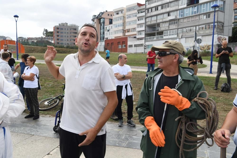 Gran limpieza de la ría de O Burgo