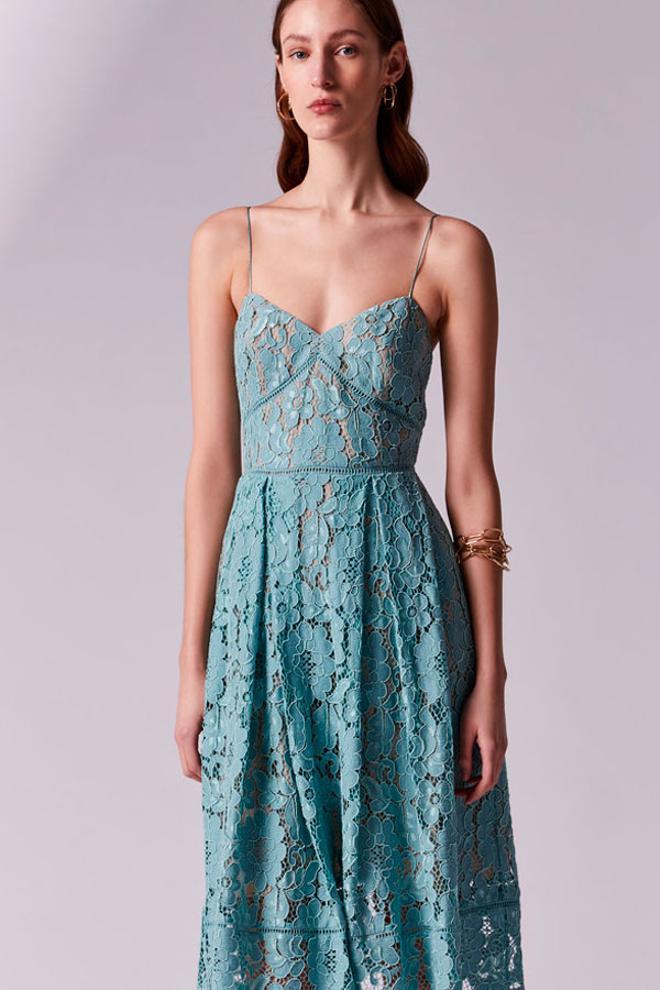 Vestido de encaje floral de Adolfo Domínguez