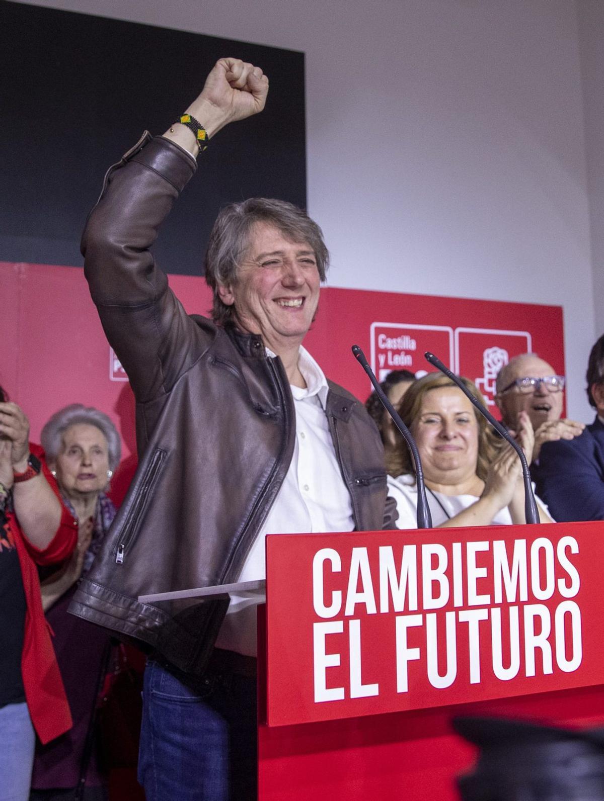 El PSOE trenca la ratxa negativa, es menja l’esquerra  i puja dos escons