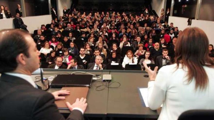 El Centro de Congresos acoge desde ayer las jornadas turísticas del Tirant Lo Blanc.