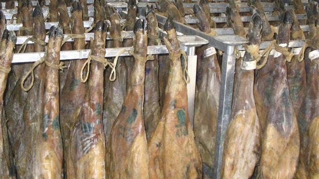 Els pernils que distribueix Maroben. | CEDIDA A L’EMPORDÀ