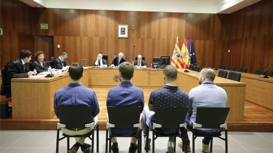 Un joven acusa por lesiones a tres policías tras resistirse en su arresto