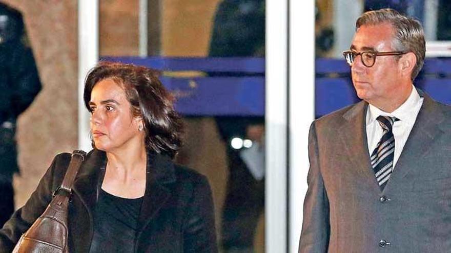 Ana María Tejeiro y Diego Torres, tras asistir a la apertura del juicio, el 11 de enero.