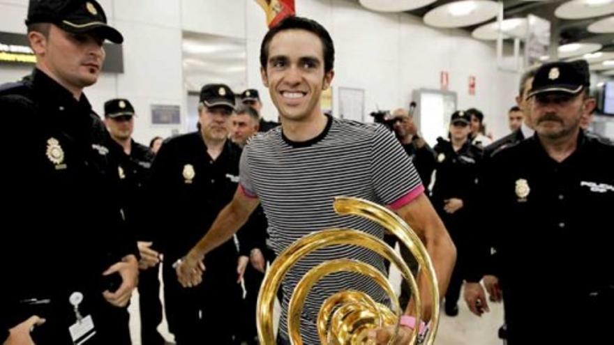 Contador:" Si me cuadra la preparación estaré en el Tour"