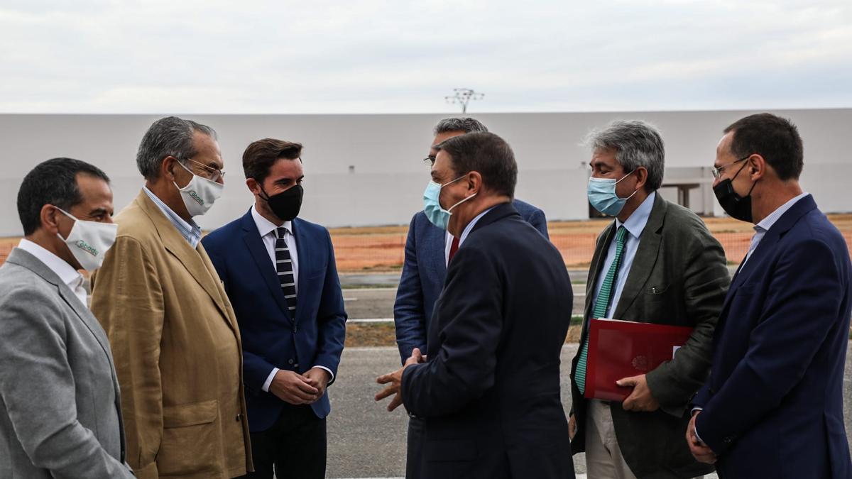 Visita del ministro de Agricultura, Luis Planas, a Cobadu