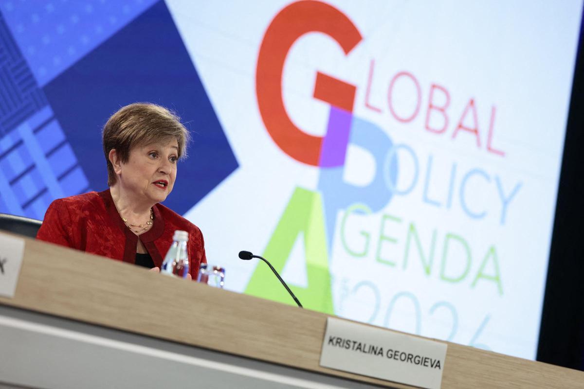 La directora gerente del FMI, Kristalina Georgieva, habla durante una rueda de prensa en el marco de las Reuniones de Primavera de 2026 del FMI y el Grupo del Banco Mundial en Washington, D. C, el 15 de abril de 2026