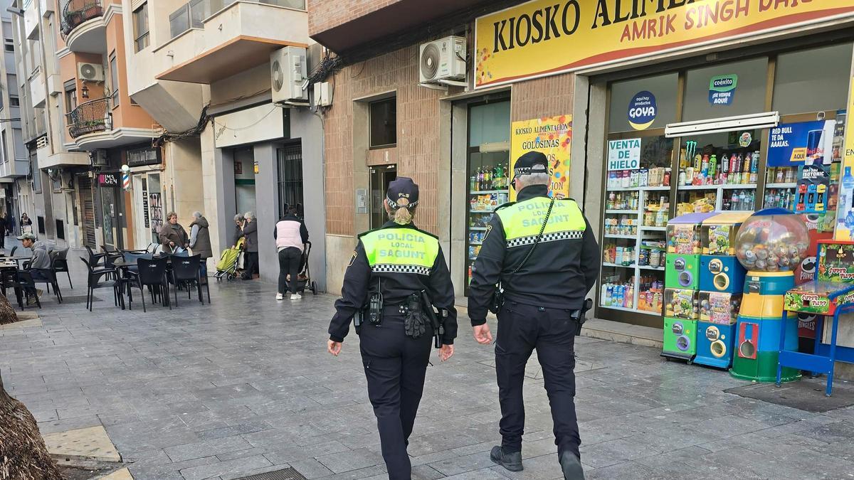 Agentes de proximidad en Sagunt.