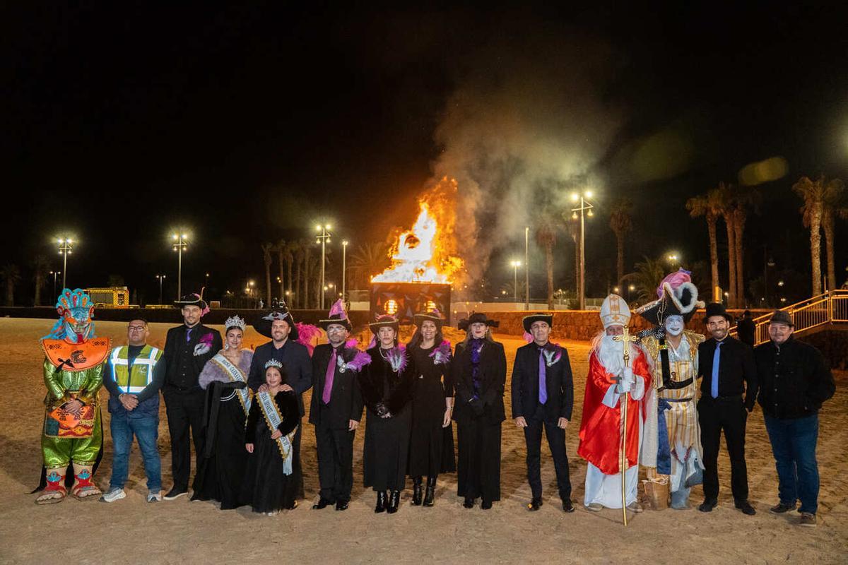 Entierro del Pejín y la Sardina en el Carnaval de Arrecife 2026 Entierro del Pejín y la Sardina en el Carnaval de Arrecife 2026