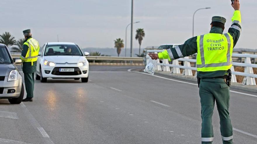 La estafa ha sido descubierta por la Guardia Civil de Tráfico.