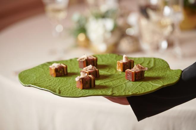 Canapé corte de foie para la cena de Nochevieja del Four Seasons