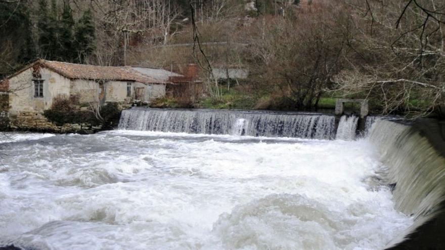 A Vía Verde e o río Anllóns vertebran a aposta provincial polo turismo sostible