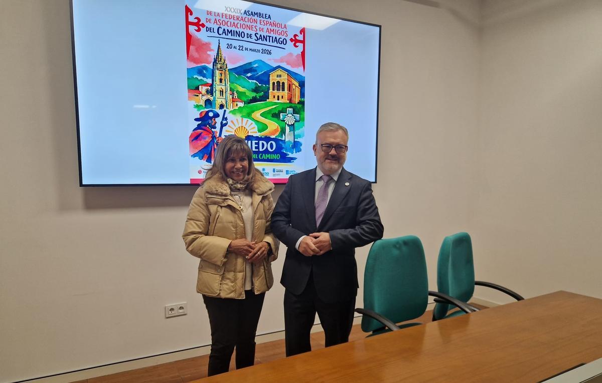 Lourdes Campillo y Alfredo García Quintana durante la presentación de la asamblea.