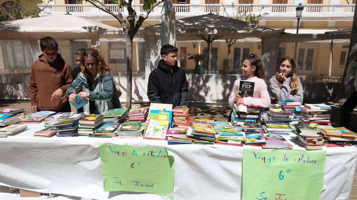 Puesto de los alumnos del colegio Sa Joveria.