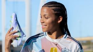 Vicky López, con las nuevas F50 SPARKFUSION