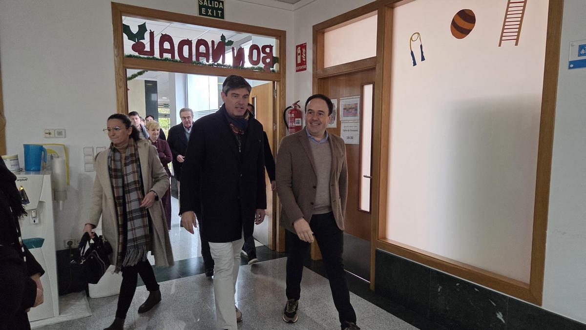 El alcalde de La Vila, Marcos Zaragoza, y el presidente de la Generalitat, Juanfran Pérez Llorca.