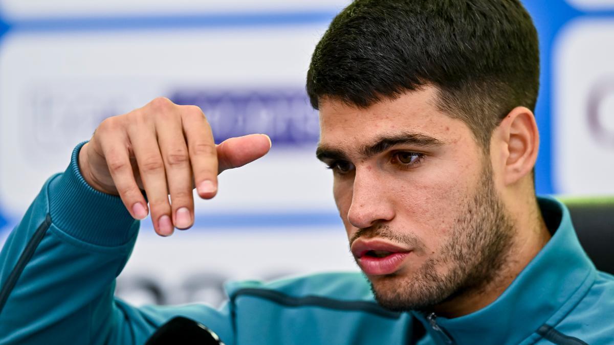 Carlos Alcaraz durante la rueda de prensa en Doha