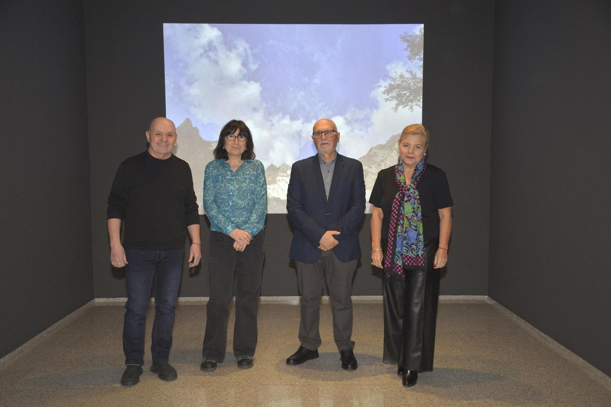 Los autores, con Alfons Muñoz y Begoña Adam.