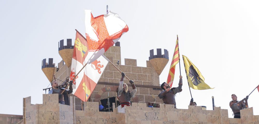 Los cristianos recuperaron ayer el Castillo con una Embajada llena de acción.