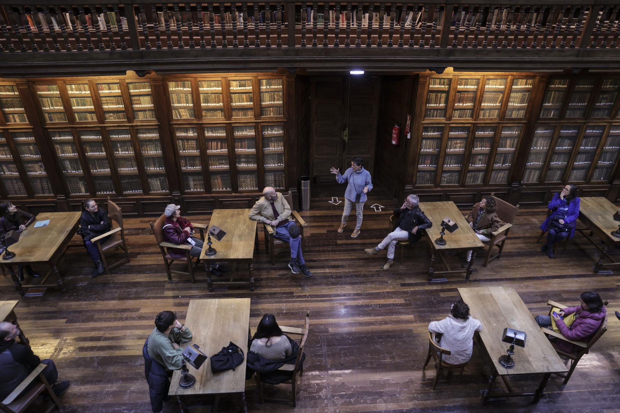 EN IMÁGENES: Los tesoros de la Universidad de Oviedo salen a la luz