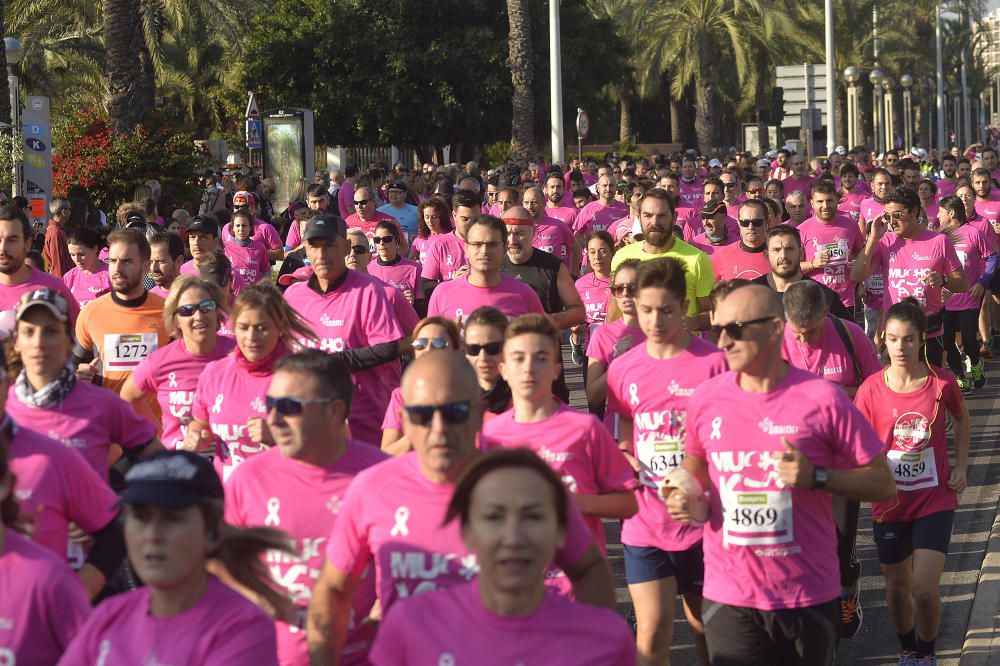 La marea contra el cáncer inunda Elche