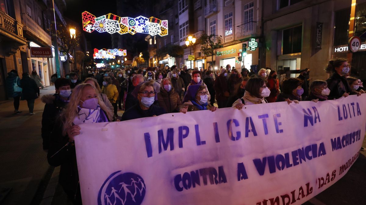 25N: Galicia salió a la calle vestida de morado