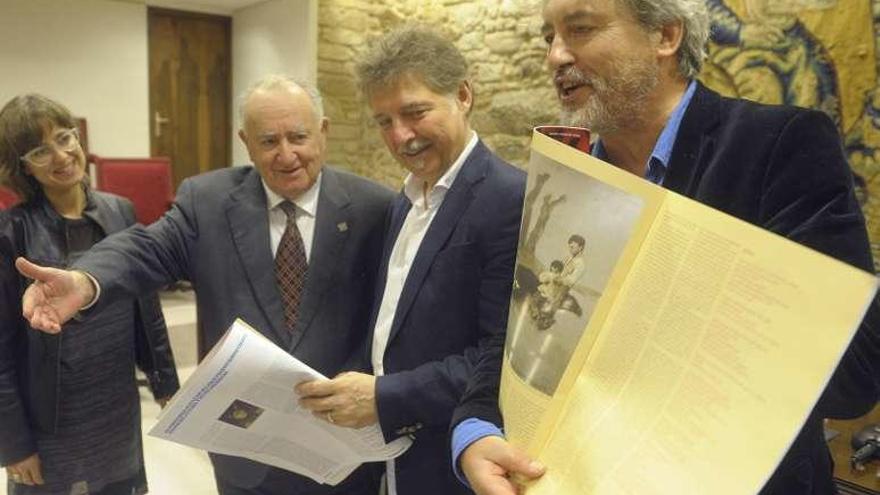 De izquierda a derecha, Micaela Cuesta, Xesús Alonso Montero, Mario Greco y Manuel Rivas, ayer. // Carlos Pardellas