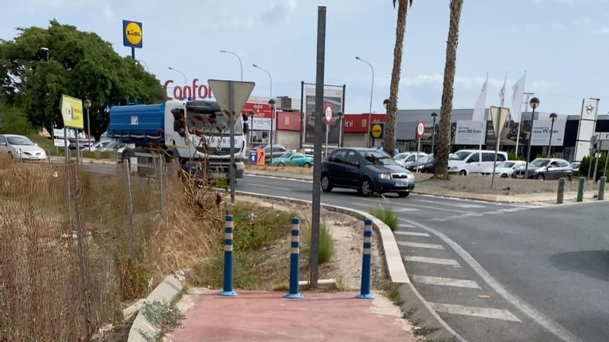 El carril bici acaba abruptamente.