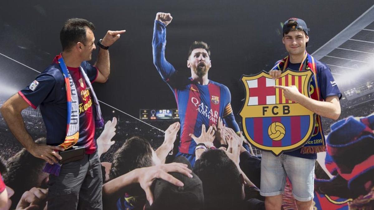La ya mítica foto de Leo Messi tras el 6-1 es una de las estrellas de la Fan Zone
