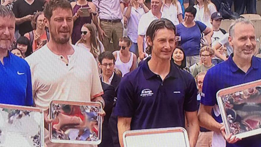 Juan Carlos Ferrero y Álex Corretja, en la entrega de trofeos