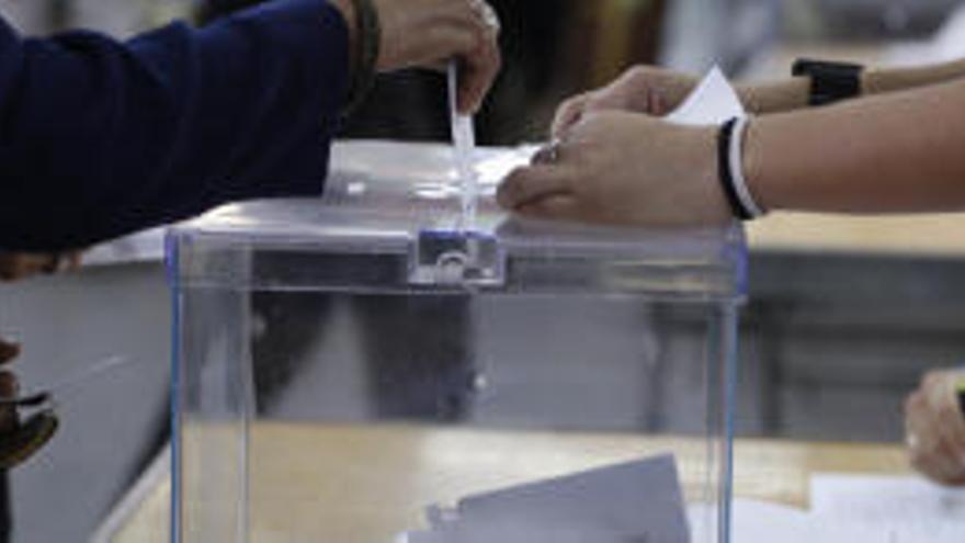 Una urna de les eleccions al Parlament del 27-S.