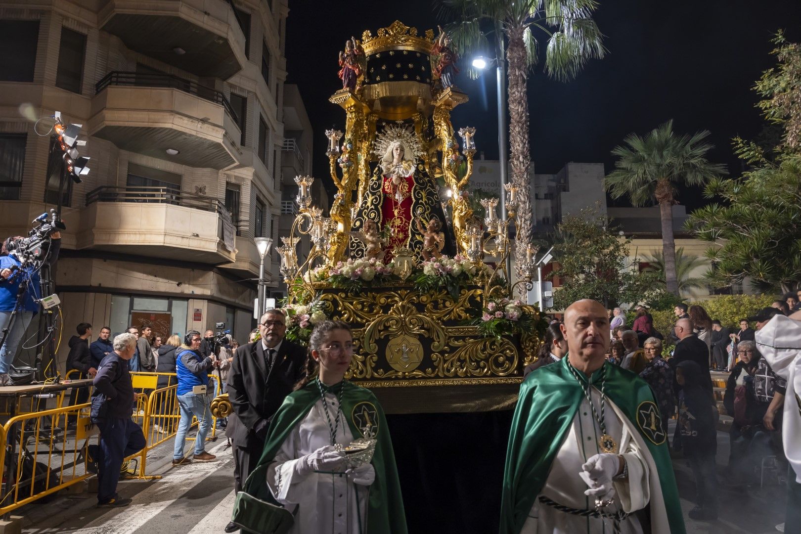 Aquí las imágenes de la Procesión de Lunes Santo en Torrevieja