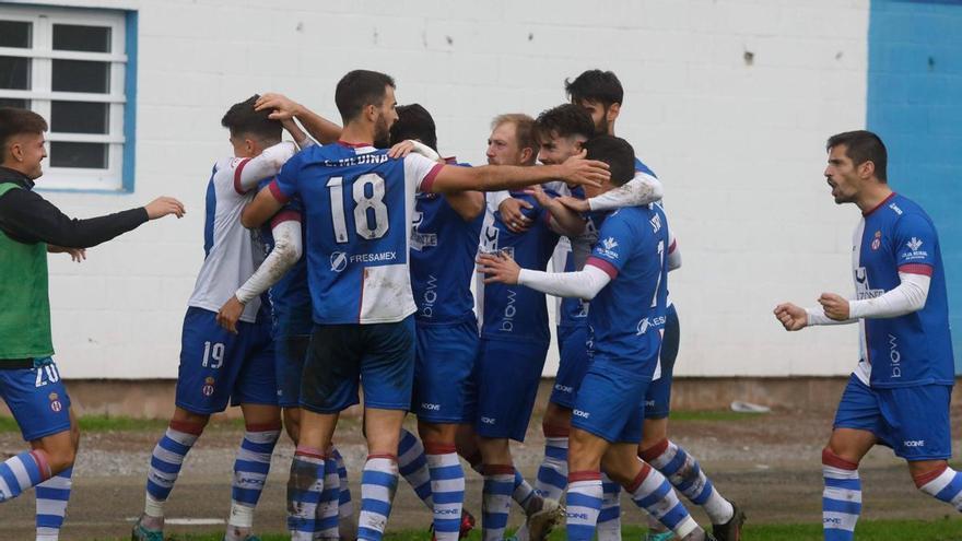 El Real Avilés puso fin a medio año sin ganar en casa con su gol 2.000 en Liga