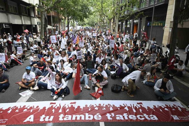 La sanidad pública catalana vuelve a la huelga este miércoles y se concentrará a las 11 en la plaza de Sant Jaume