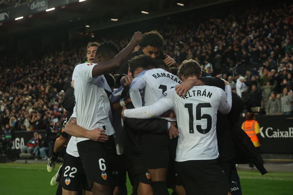 Valencia CF-Espanyol, en imágenes