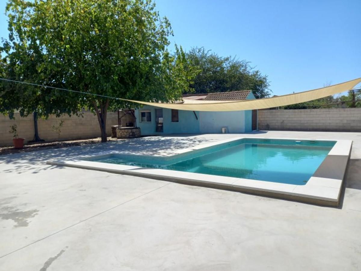 Piscina de la vivienda.