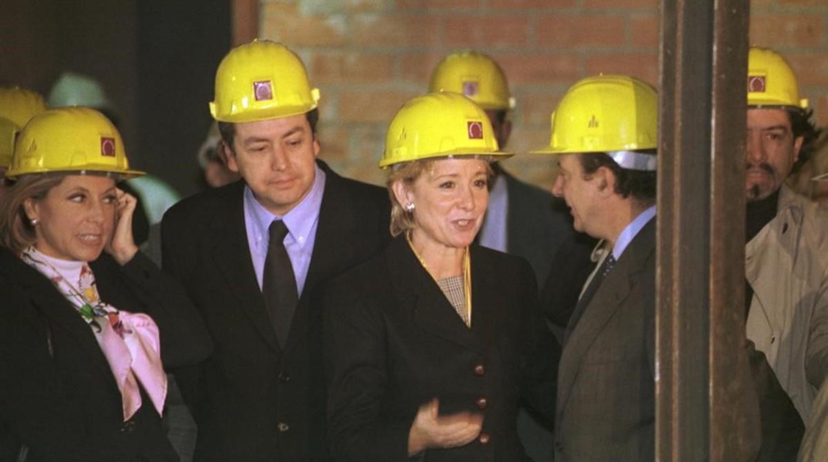 Noviembre de 1998, Esperanza Aguirre, Ministra de Cultura, visita las obras del Teatre del Liceu de Barcelona.