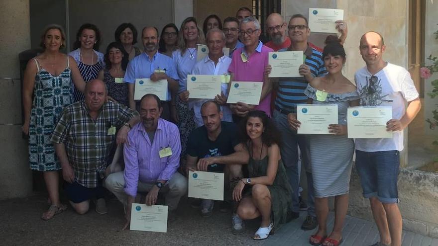 Foto de familia de los primeros pacientes activos formadores.