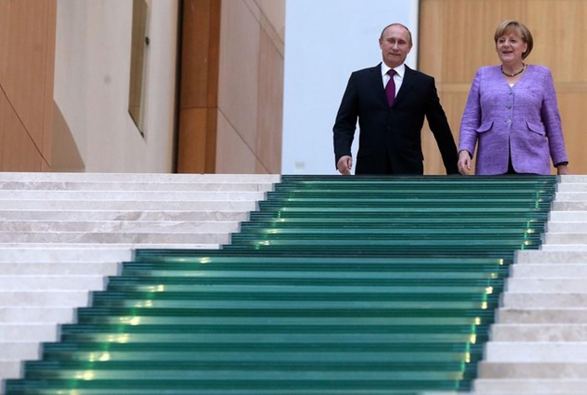 Vladímir Putin i Angela Merkel, el juny passat, durant una cimera bilateral a Sant Petersburg.