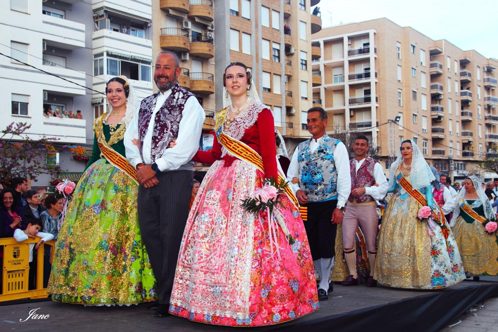 Búscate en la ofrenda y la entrega de premios de las fallas de Oliva