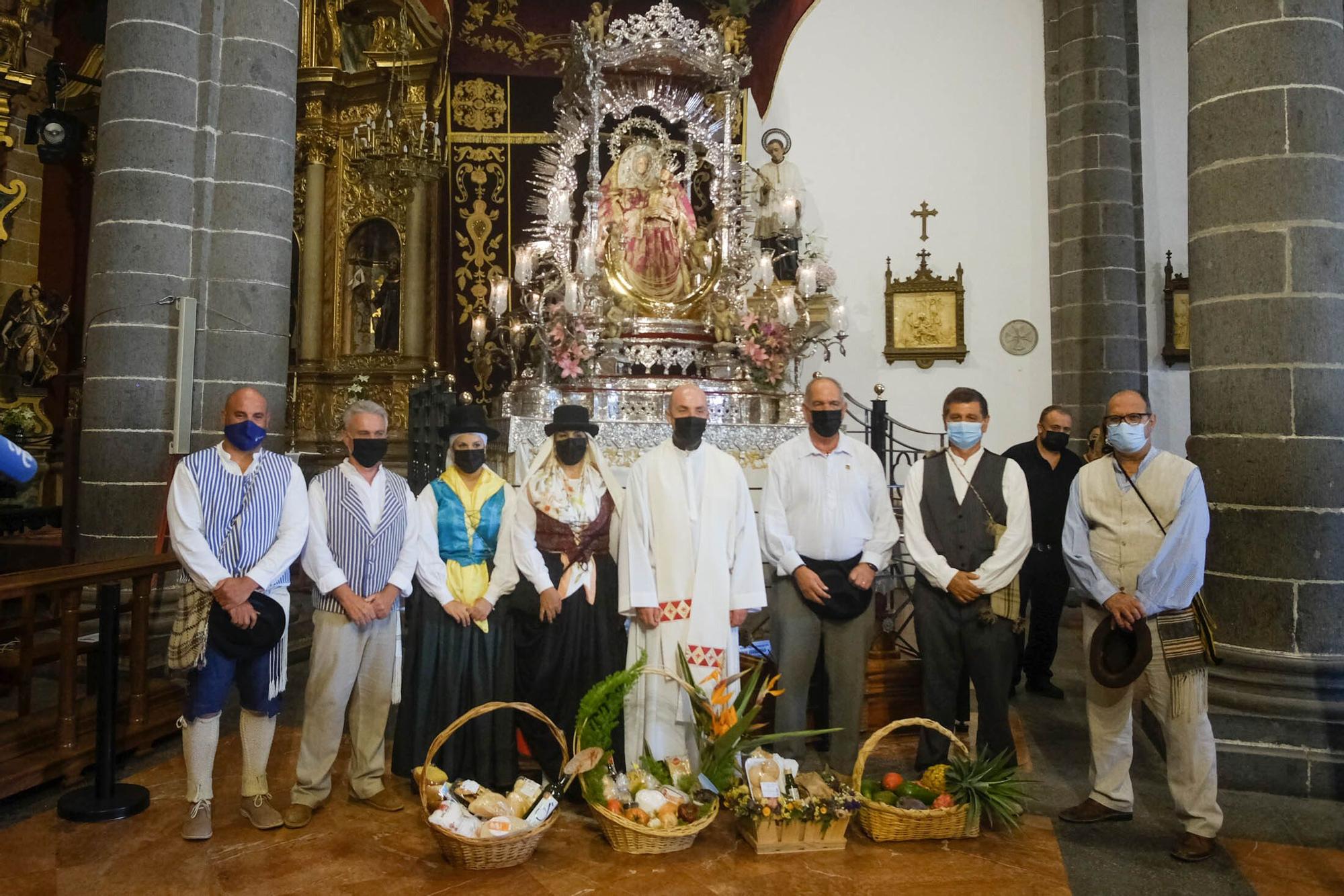 Ofrenda simbólica de los ayuntamientos de Gran Canaria a la Virgen del Pino (07/09/2021)